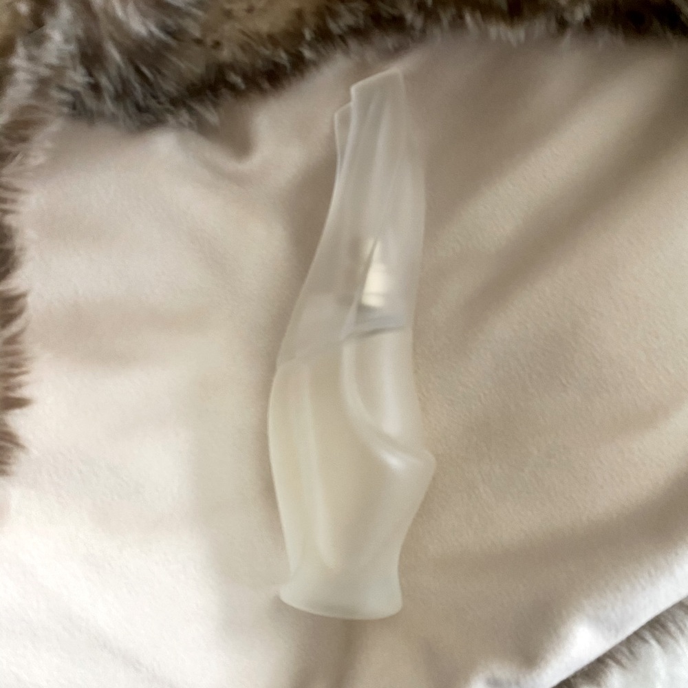 Donna Karan - cashmere mist - 1.7 - half